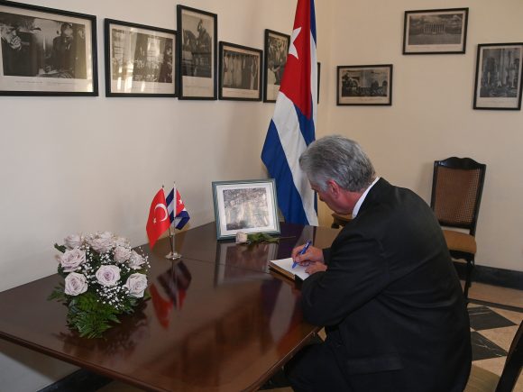  Miguel Díaz-Canel Bermúdez