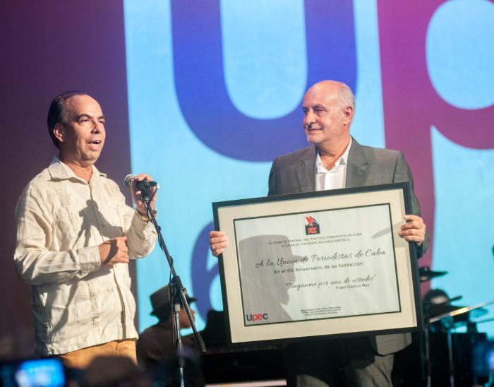 La Upec mereció reconocimientos, entre ellos del Comité Central del Partido Comunista de Cuba, firmado por su Primer Secretario. Foto: Endrys Correa Vaillant